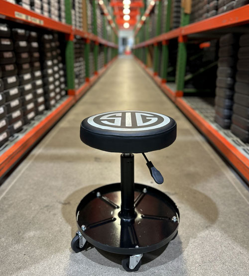 NEW: SIG SAUER Shop Pneumatic Roller Stool